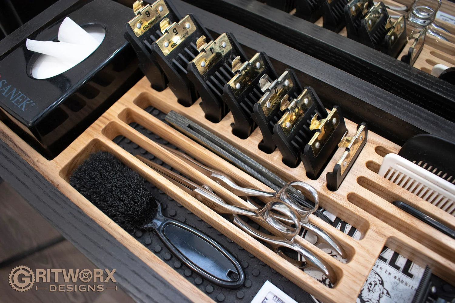 Organización y Almacenaje para Barberías Profesionales