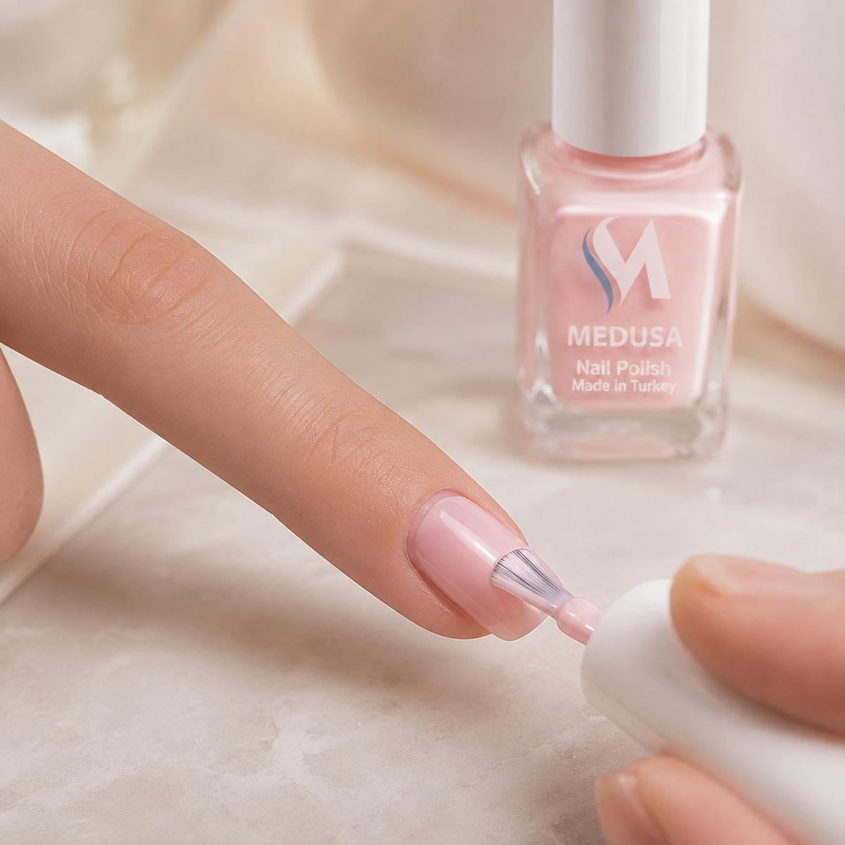 Medusa Nail Polish MNP159 – Esmalte Rosado Claro Cremoso