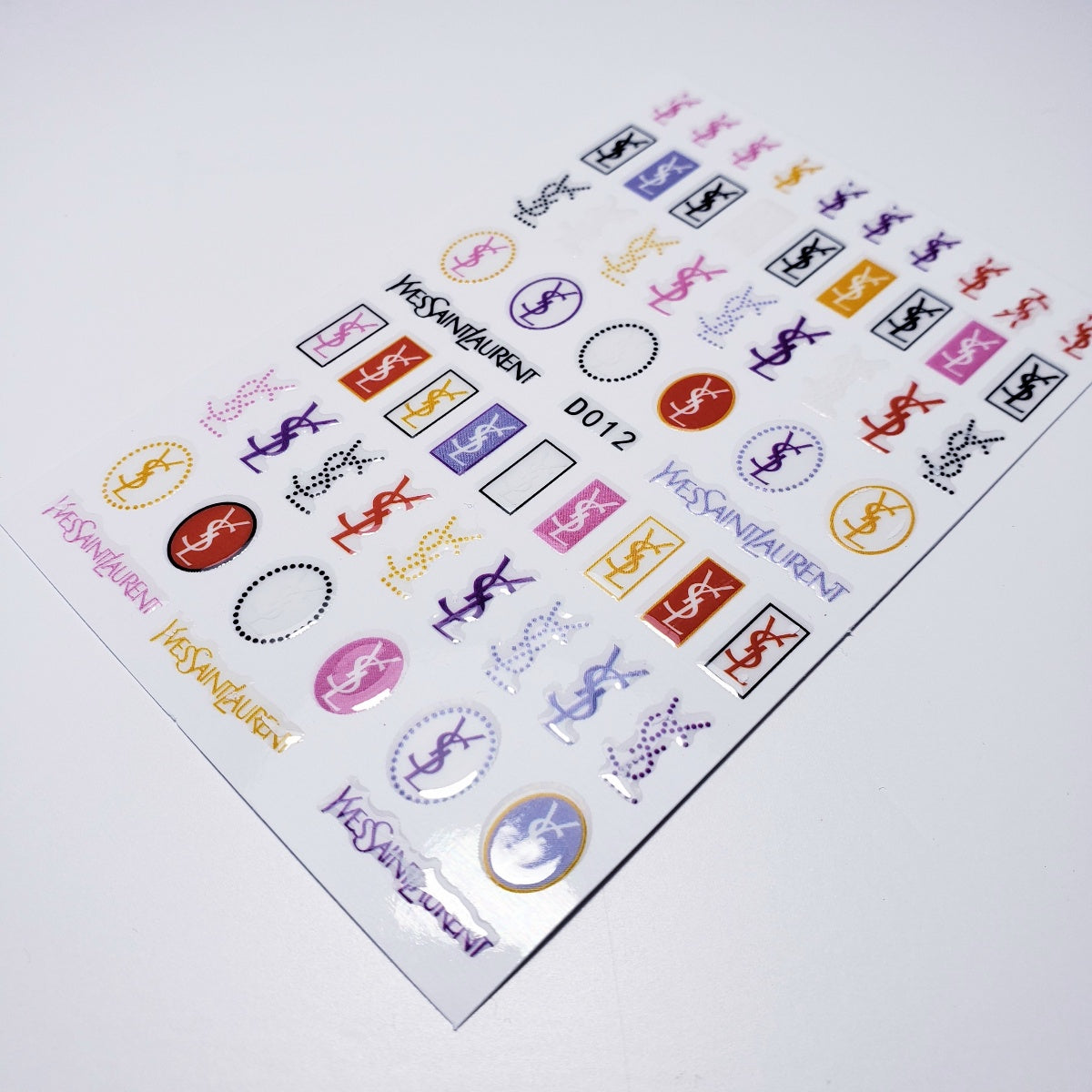 Flower Nail Stickers D012 – Monogramas Fashion Multicolor para Uñas