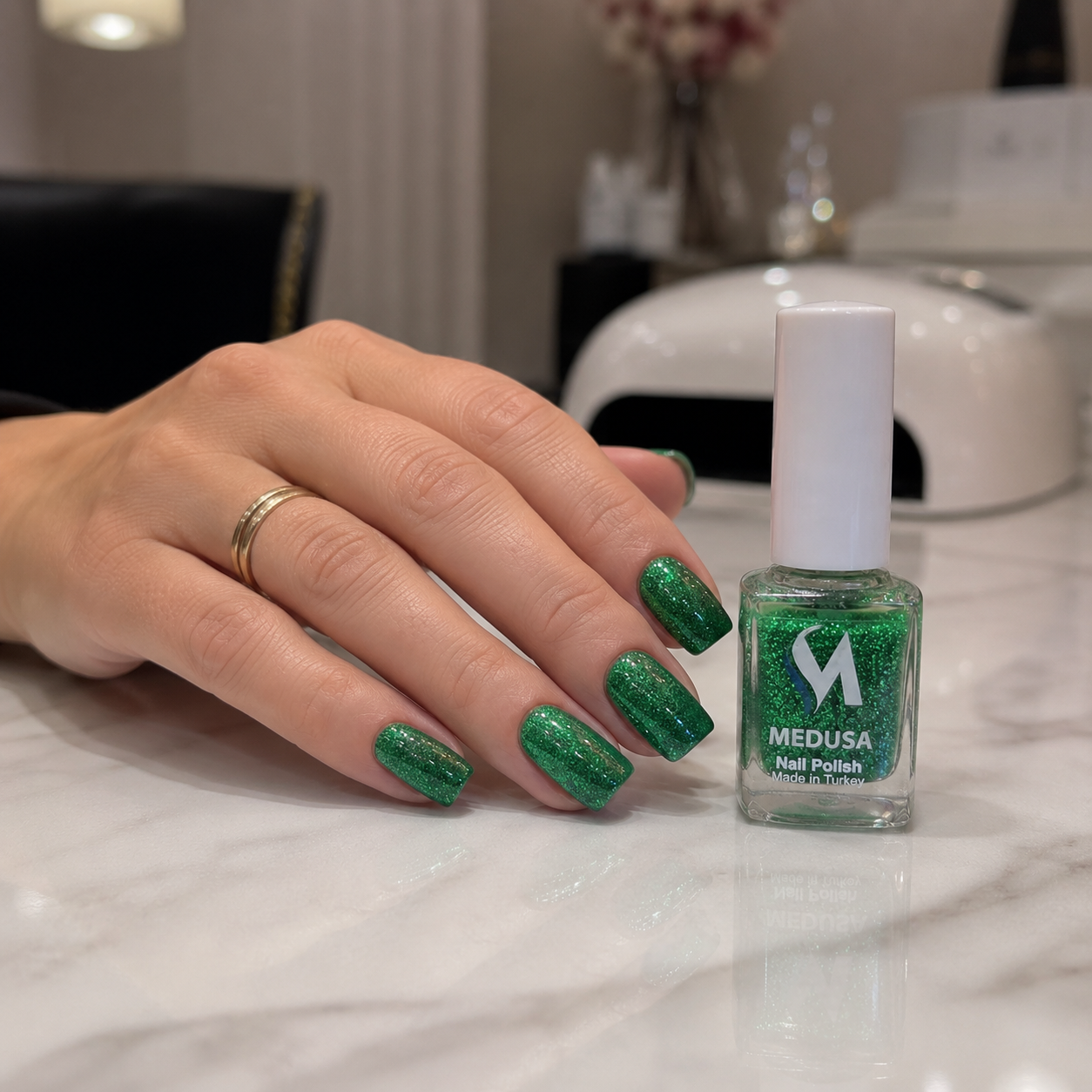 💚✨ Medusa Esmalte Verde Glitter MNP138 0.37oz