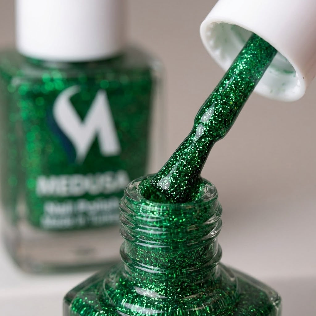 💚✨ Medusa Esmalte Verde Glitter MNP138 0.37oz